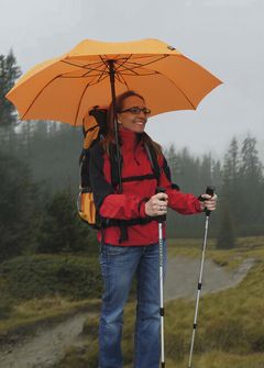 EuroSchirm teleScope ombrello da trekking telescopico UV a mani libere con attacco per zaino, arancione