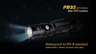 LED baterka Fenix PD32 XP-L 900lumen rozsvietená